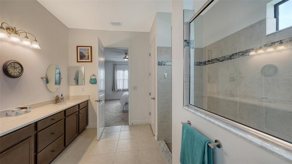 На продажу: $575,000 (3 спален, 3 ванн, 2503 Квадратных фут)