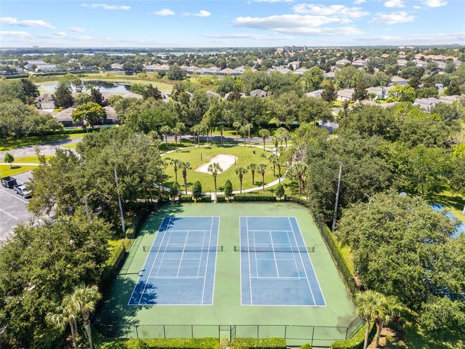 For Sale: $295,000 (2 beds, 2 baths, 1081 Square Feet)