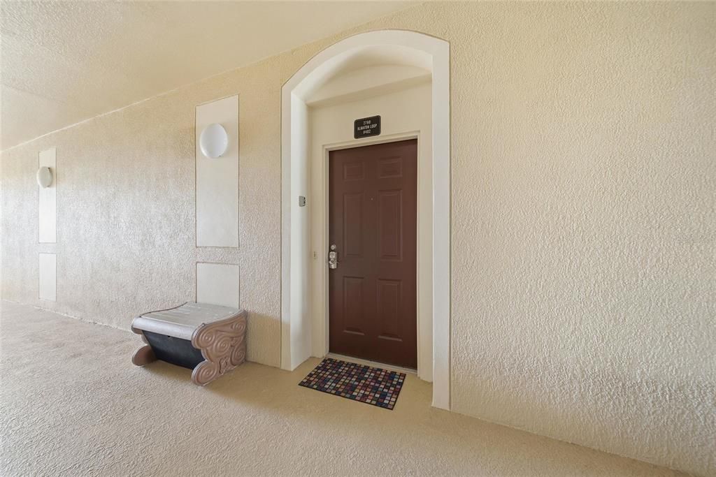 For Sale: $295,000 (2 beds, 2 baths, 1081 Square Feet)