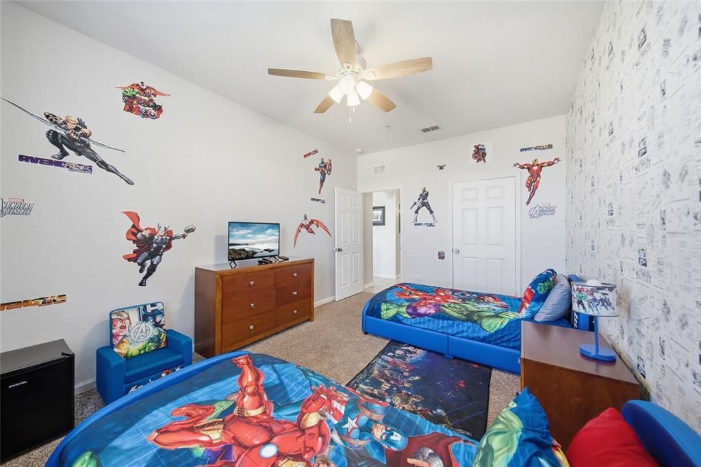 For Sale: $295,000 (2 beds, 2 baths, 1081 Square Feet)