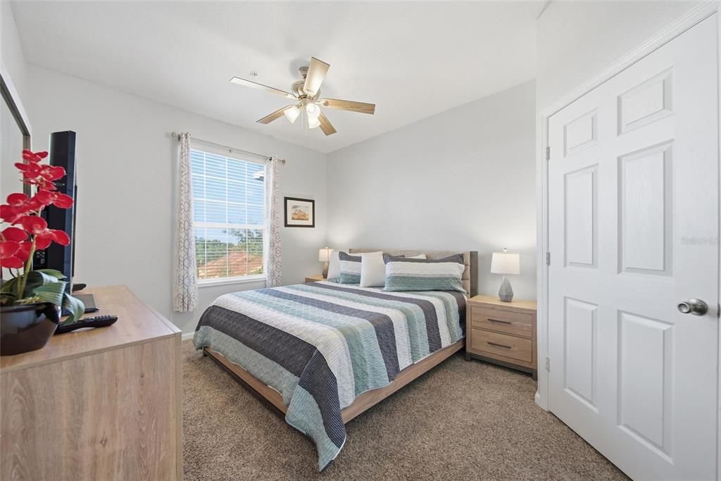 For Sale: $295,000 (2 beds, 2 baths, 1081 Square Feet)