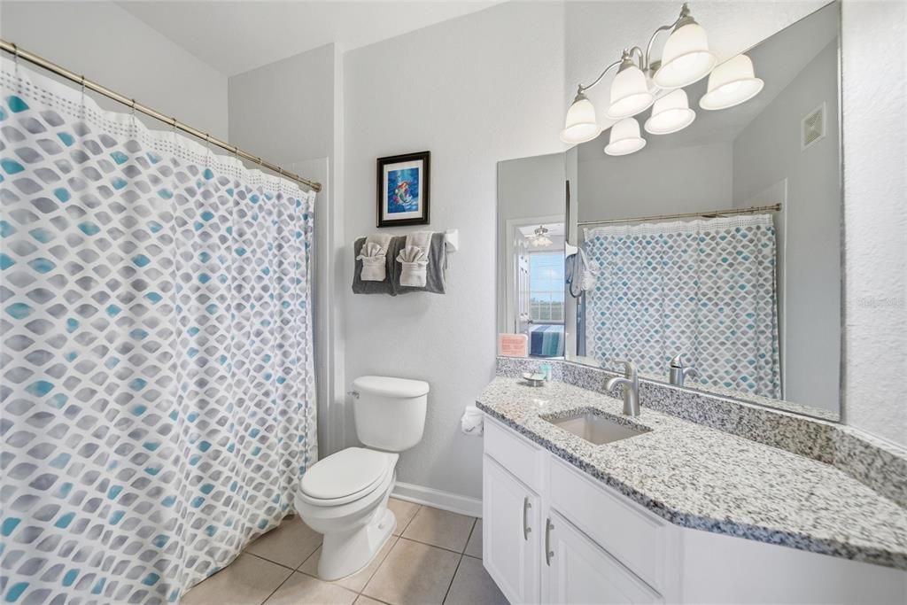 For Sale: $295,000 (2 beds, 2 baths, 1081 Square Feet)