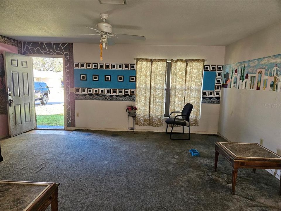 Под контрактом: $150,000 (2 спален, 2 ванн, 1050 Квадратных фут)