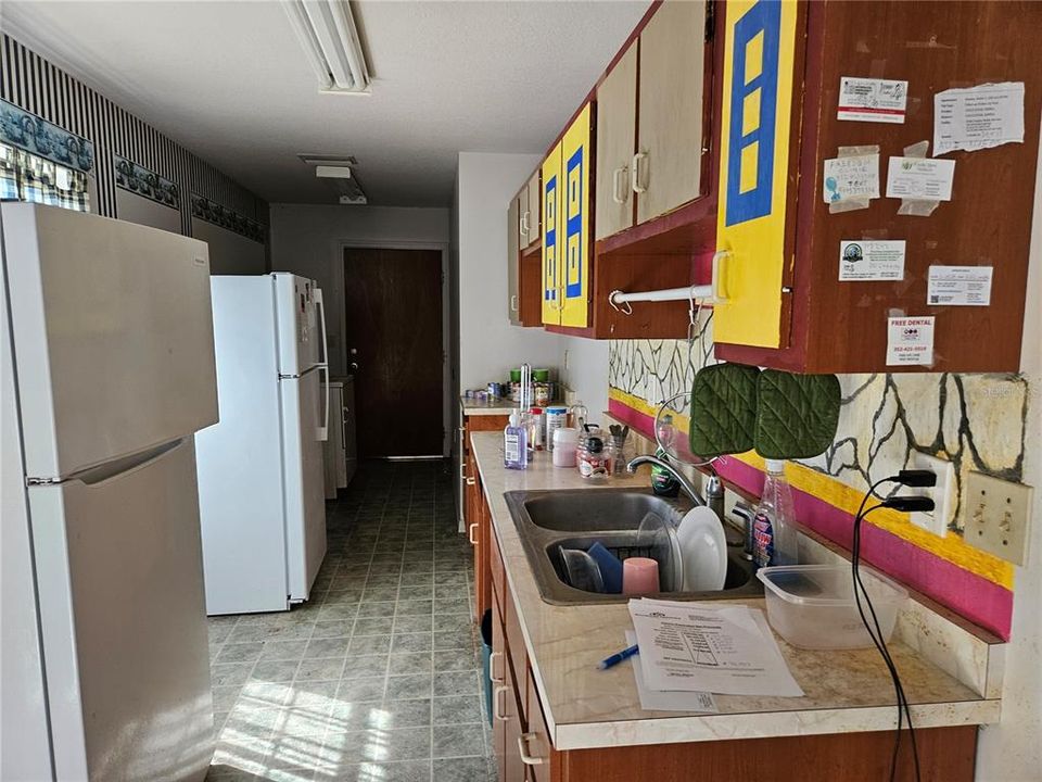 Под контрактом: $150,000 (2 спален, 2 ванн, 1050 Квадратных фут)