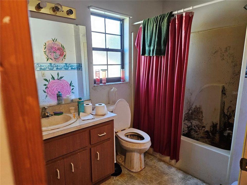 Под контрактом: $150,000 (2 спален, 2 ванн, 1050 Квадратных фут)