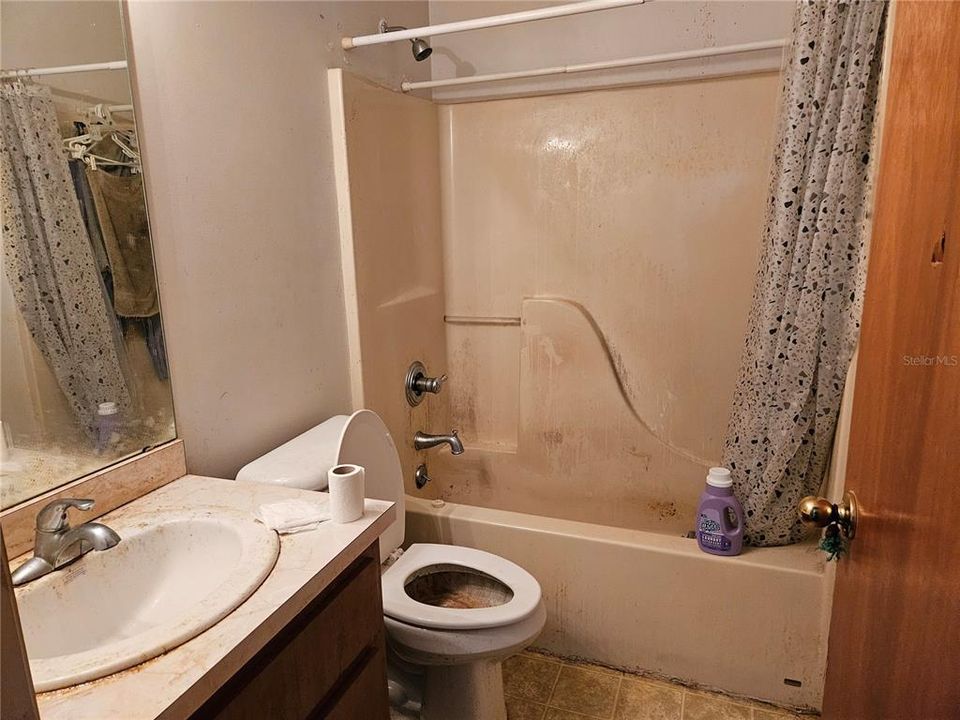 Под контрактом: $150,000 (2 спален, 2 ванн, 1050 Квадратных фут)