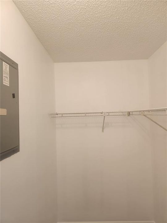 For Sale: $144,900 (2 beds, 1 baths, 864 Square Feet)