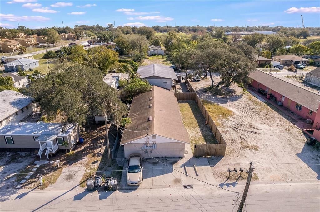 合同活跃: $325,000 (6 贝兹, 0 浴室, 1950 平方英尺)