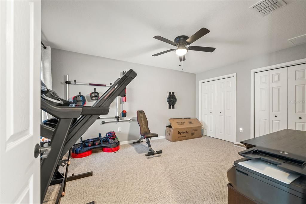 Под контрактом: $625,000 (4 спален, 2 ванн, 2414 Квадратных фут)