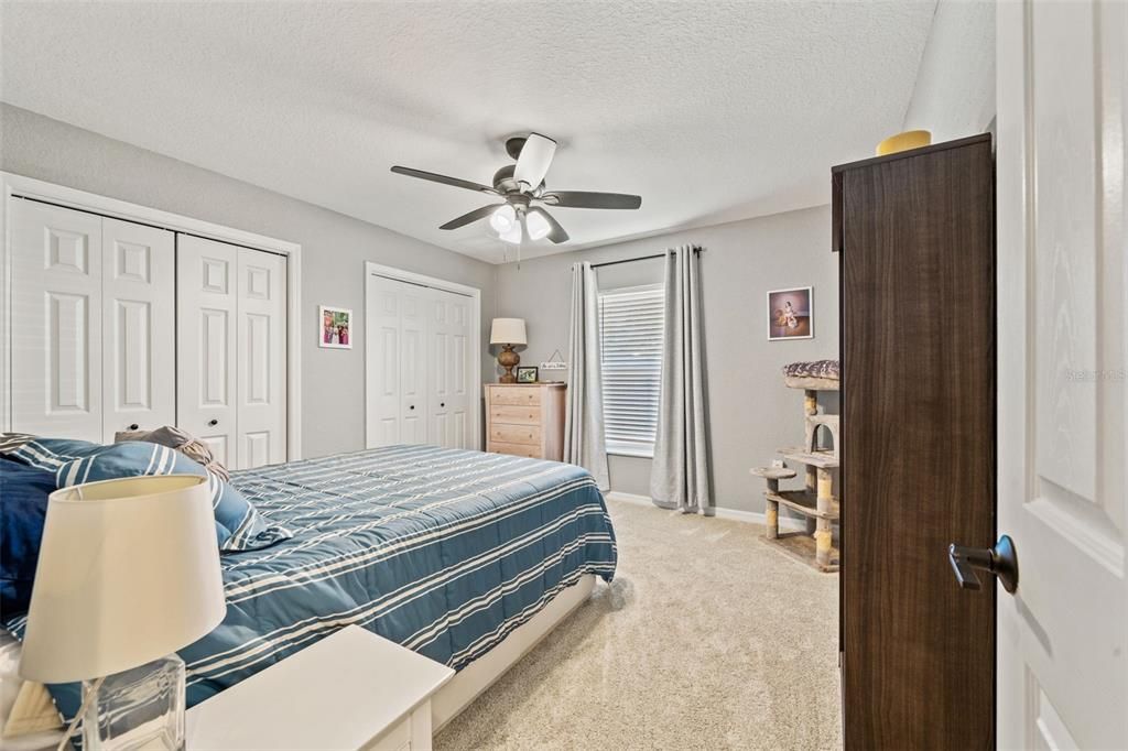 Под контрактом: $625,000 (4 спален, 2 ванн, 2414 Квадратных фут)