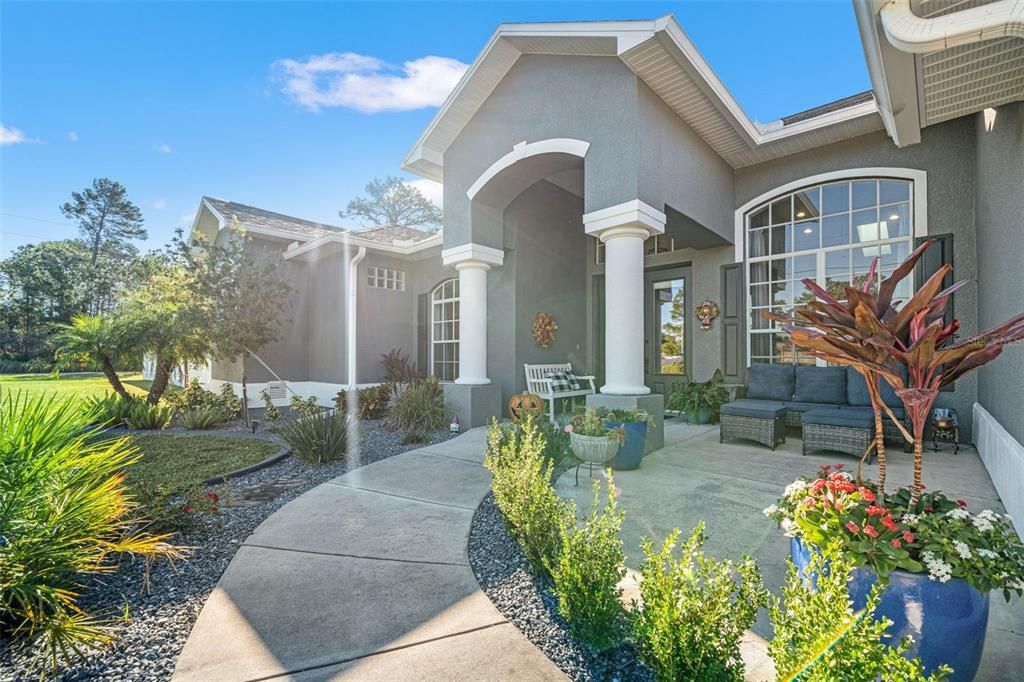 Под контрактом: $625,000 (4 спален, 2 ванн, 2414 Квадратных фут)