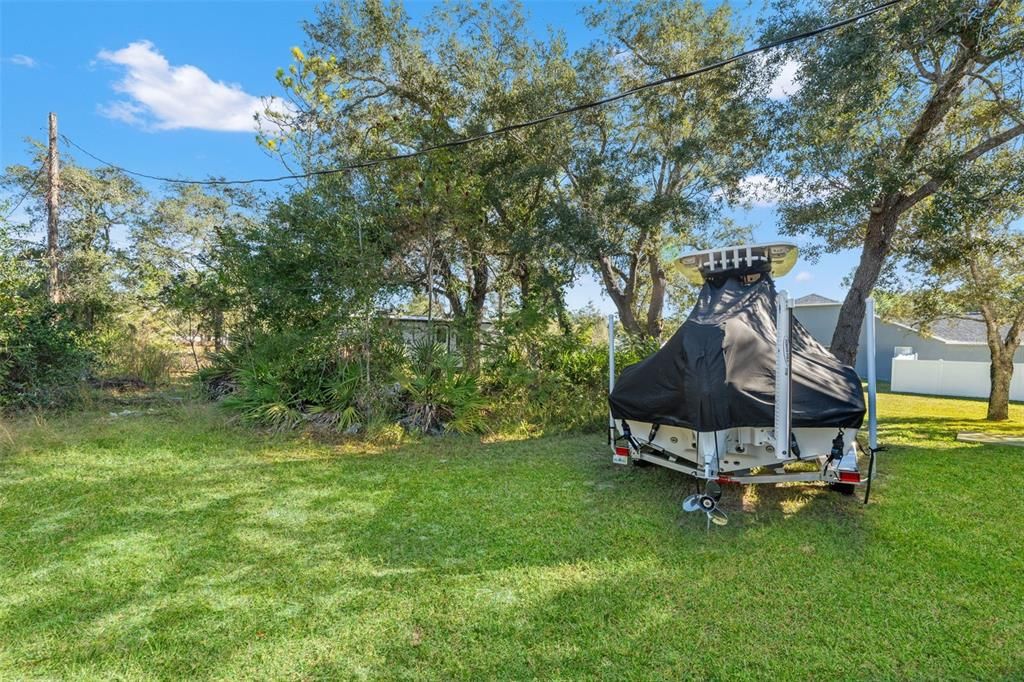 Под контрактом: $625,000 (4 спален, 2 ванн, 2414 Квадратных фут)