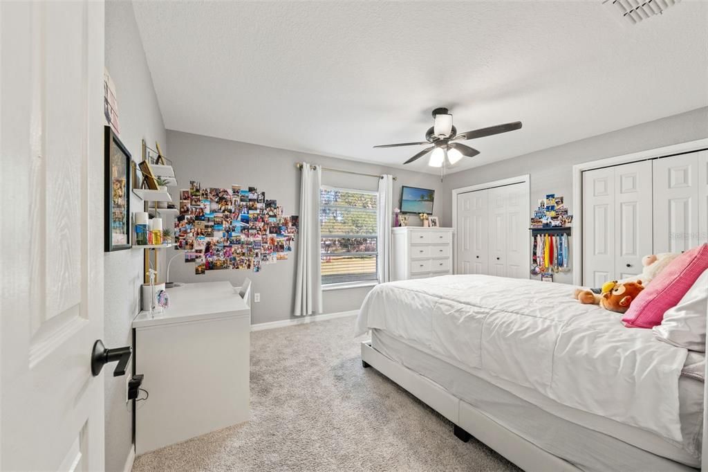 Под контрактом: $625,000 (4 спален, 2 ванн, 2414 Квадратных фут)