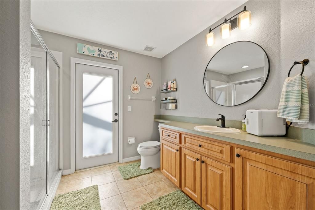 Под контрактом: $625,000 (4 спален, 2 ванн, 2414 Квадратных фут)