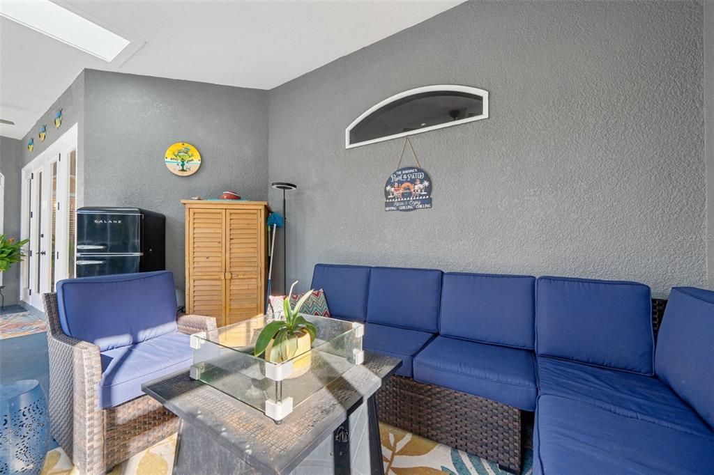 Под контрактом: $625,000 (4 спален, 2 ванн, 2414 Квадратных фут)