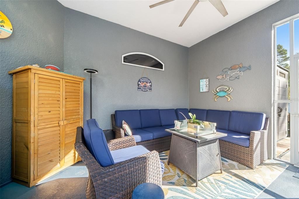 Под контрактом: $625,000 (4 спален, 2 ванн, 2414 Квадратных фут)