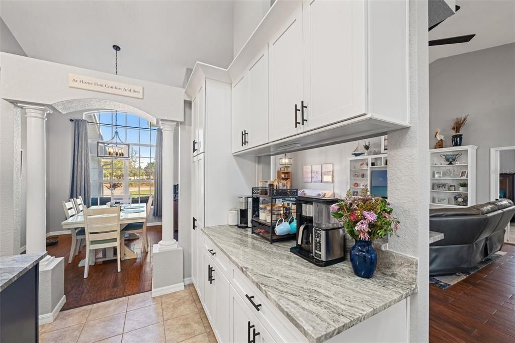 Под контрактом: $625,000 (4 спален, 2 ванн, 2414 Квадратных фут)