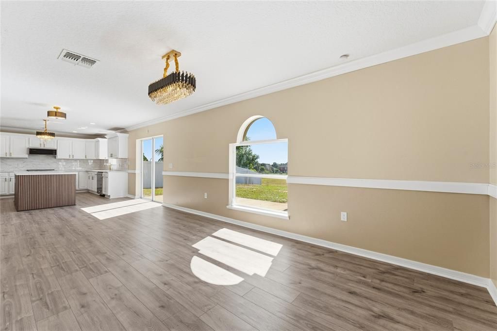 待售: $418,000 (5 贝兹, 3 浴室, 2980 平方英尺)