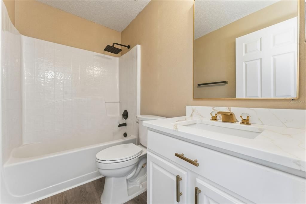 待售: $418,000 (5 贝兹, 3 浴室, 2980 平方英尺)