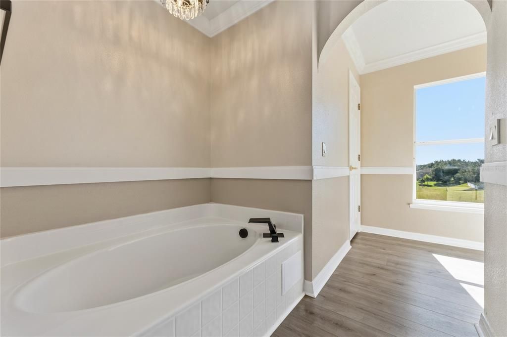 待售: $418,000 (5 贝兹, 3 浴室, 2980 平方英尺)