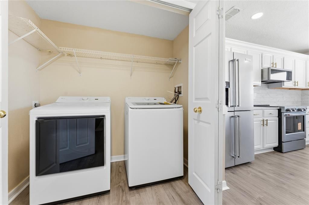 待售: $418,000 (5 贝兹, 3 浴室, 2980 平方英尺)