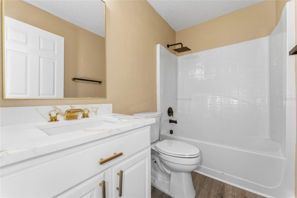 待售: $418,000 (5 贝兹, 3 浴室, 2980 平方英尺)