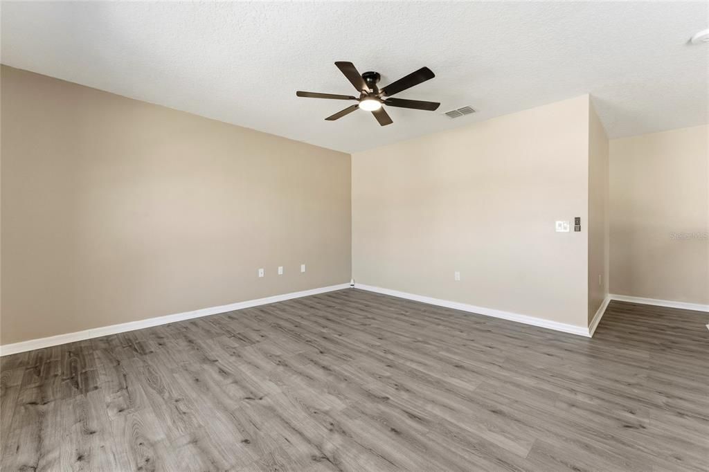 待售: $418,000 (5 贝兹, 3 浴室, 2980 平方英尺)