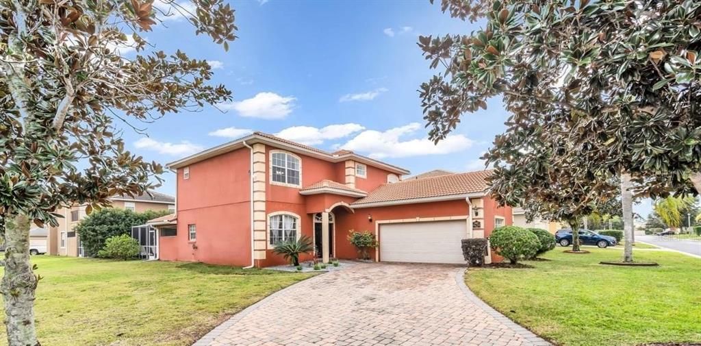 Recently Rented: $3,200 (6 beds, 4 baths, 2368 Square Feet)