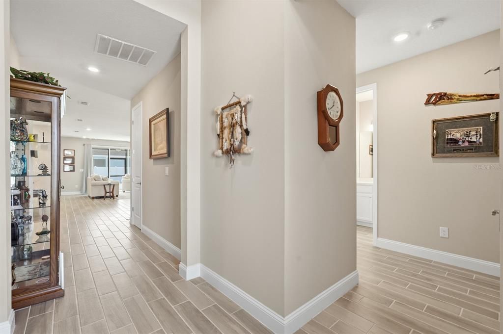 待售: $425,500 (4 贝兹, 3 浴室, 2027 平方英尺)