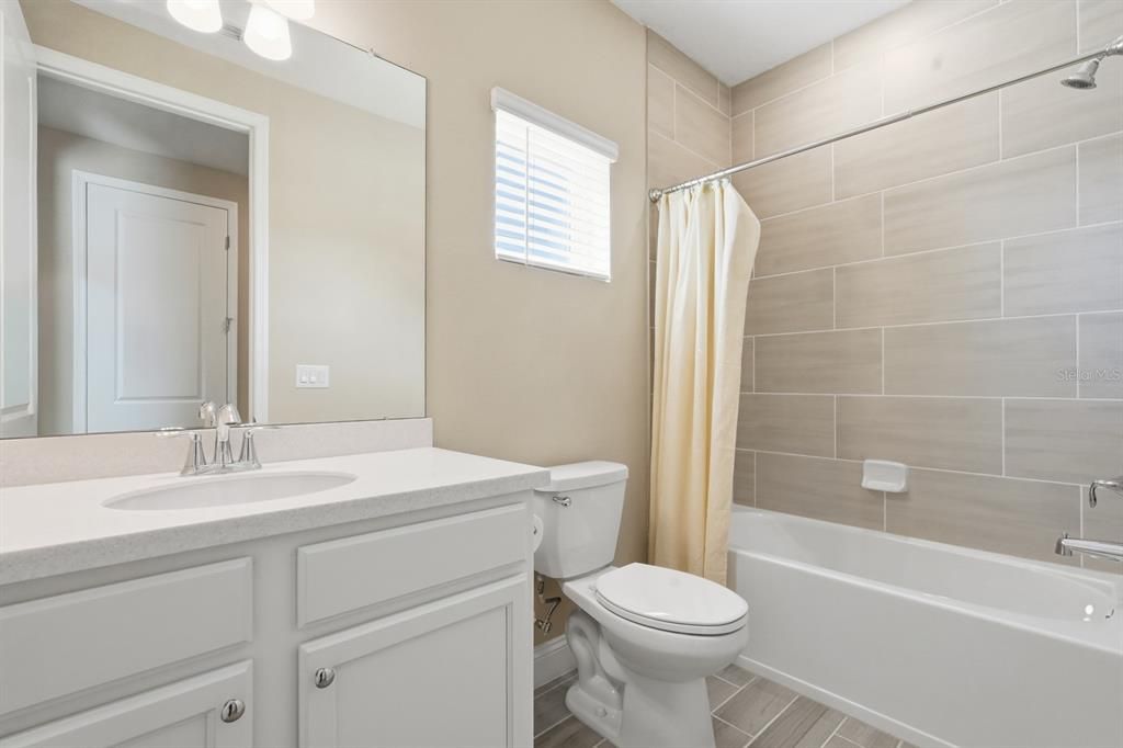 待售: $425,500 (4 贝兹, 3 浴室, 2027 平方英尺)