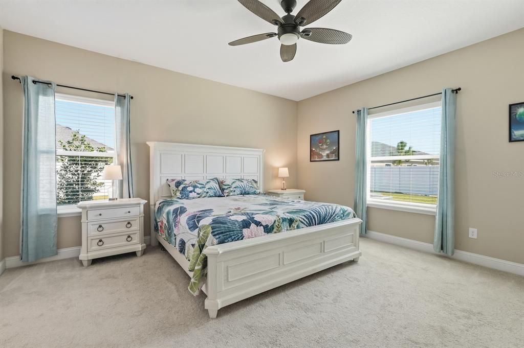 待售: $425,500 (4 贝兹, 3 浴室, 2027 平方英尺)