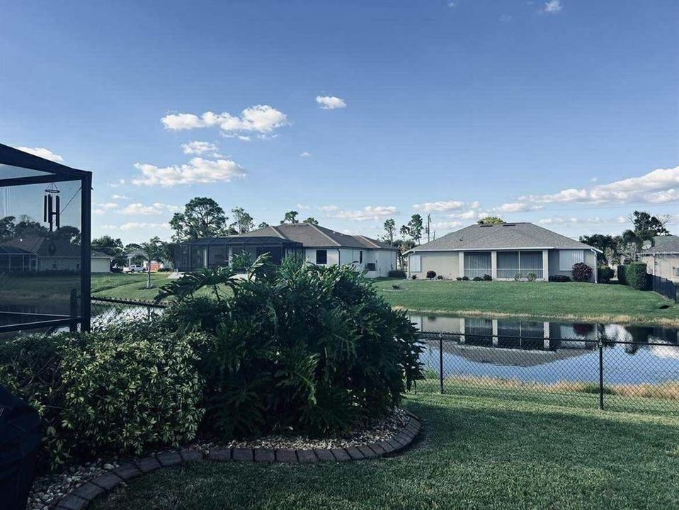 合同活跃: $439,500 (4 贝兹, 2 浴室, 2239 平方英尺)