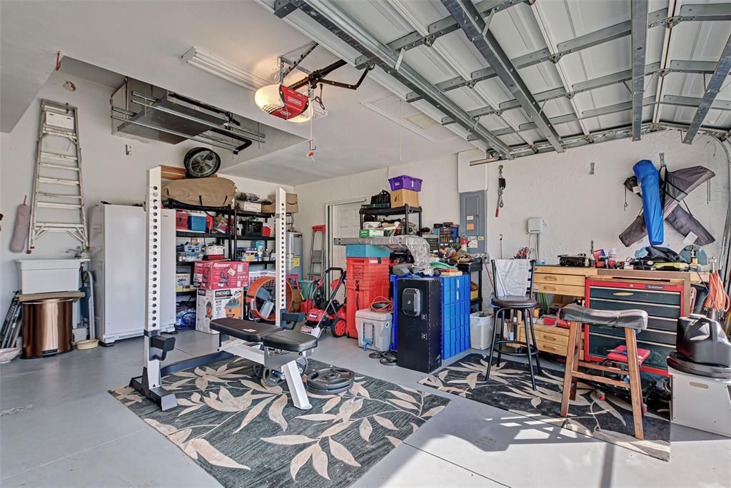 合同活跃: $439,500 (4 贝兹, 2 浴室, 2239 平方英尺)