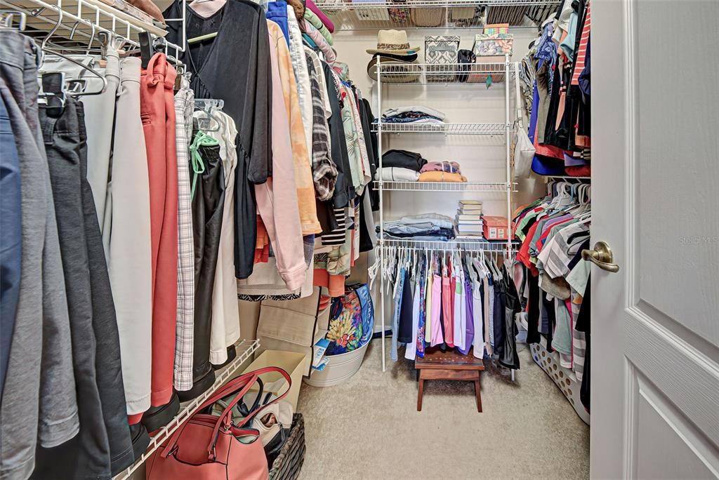 合同活跃: $439,500 (4 贝兹, 2 浴室, 2239 平方英尺)