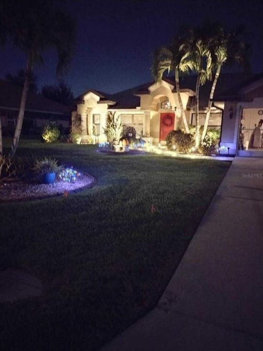 合同活跃: $439,500 (4 贝兹, 2 浴室, 2239 平方英尺)