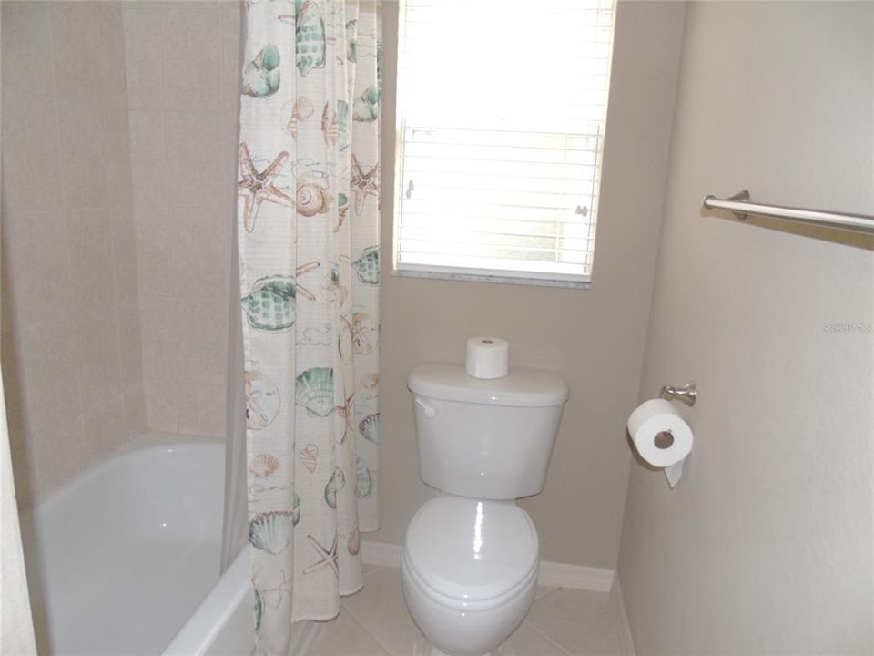 В аренду: $1,900 (2 спален, 2 ванн, 1451 Квадратных фут)