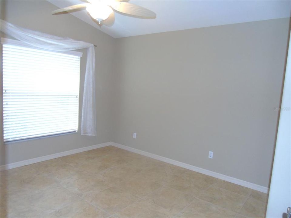 В аренду: $1,900 (2 спален, 2 ванн, 1451 Квадратных фут)