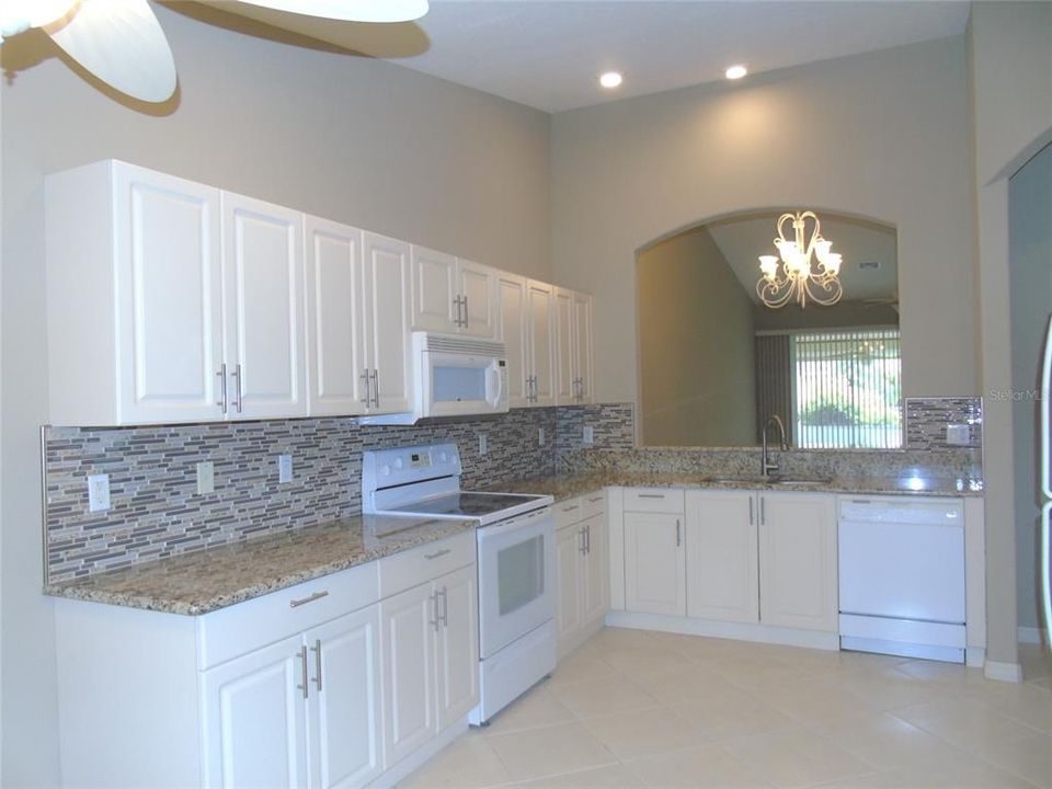 В аренду: $1,900 (2 спален, 2 ванн, 1451 Квадратных фут)