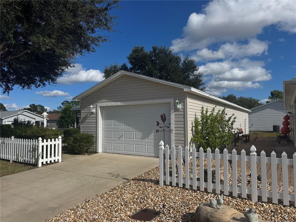 Activo con contrato: $210,000 (2 camas, 2 baños, 1156 Pies cuadrados)