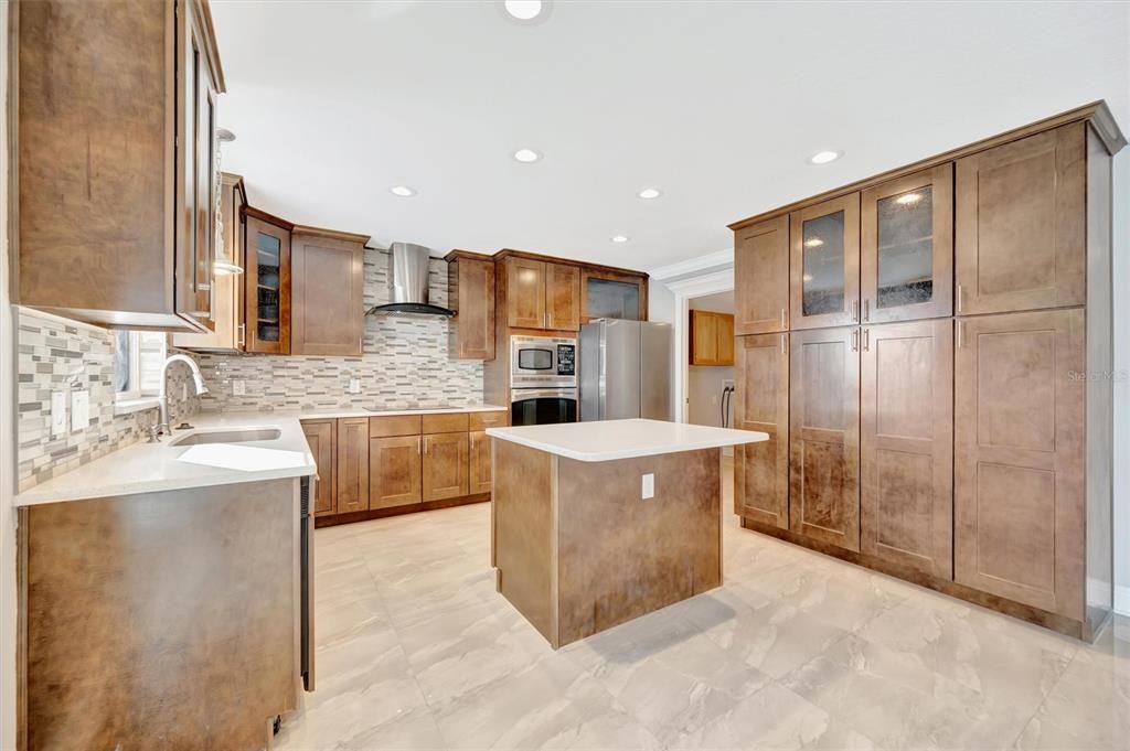 Active With Contract: $650,000 (5 beds, 4 baths, 3908 Square Feet)