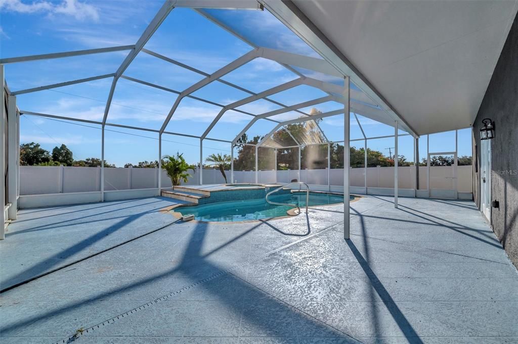 Active With Contract: $650,000 (5 beds, 4 baths, 3908 Square Feet)