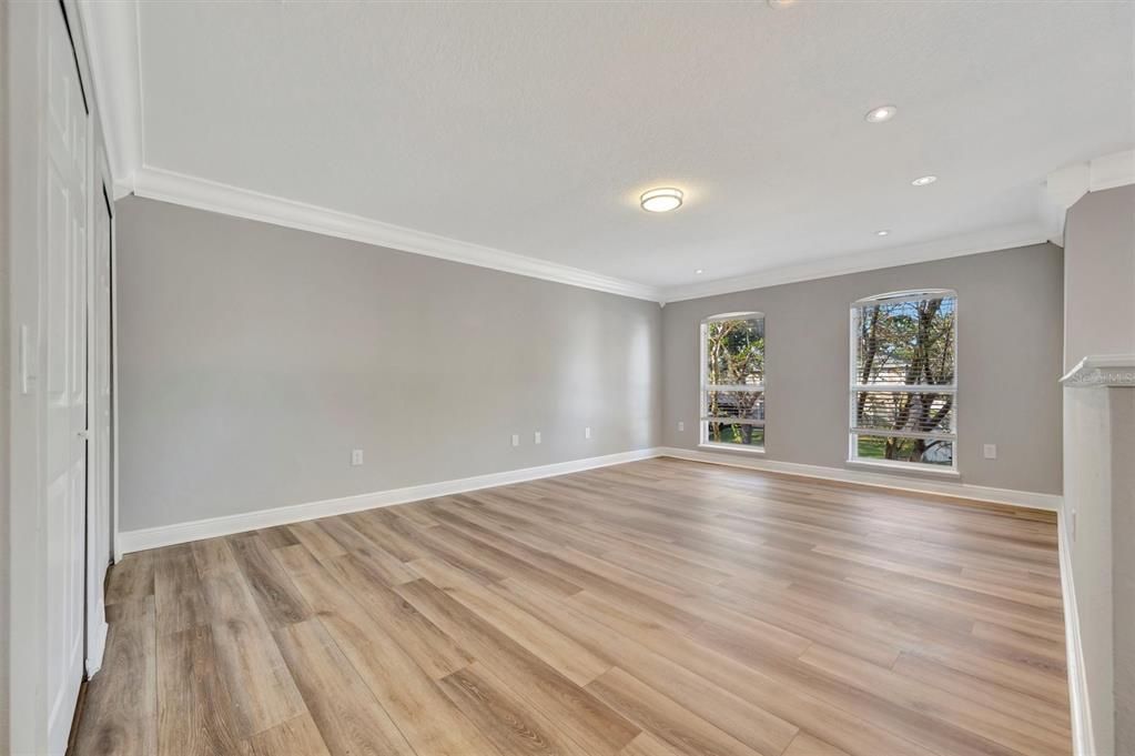 Active With Contract: $650,000 (5 beds, 4 baths, 3908 Square Feet)