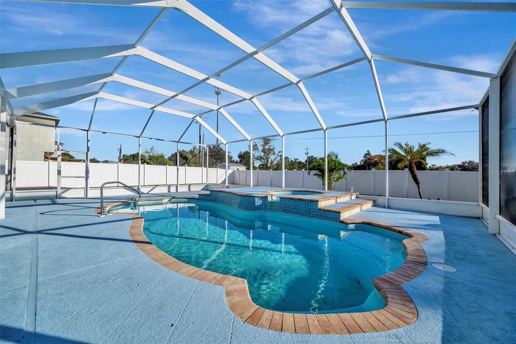 Active With Contract: $650,000 (5 beds, 4 baths, 3908 Square Feet)