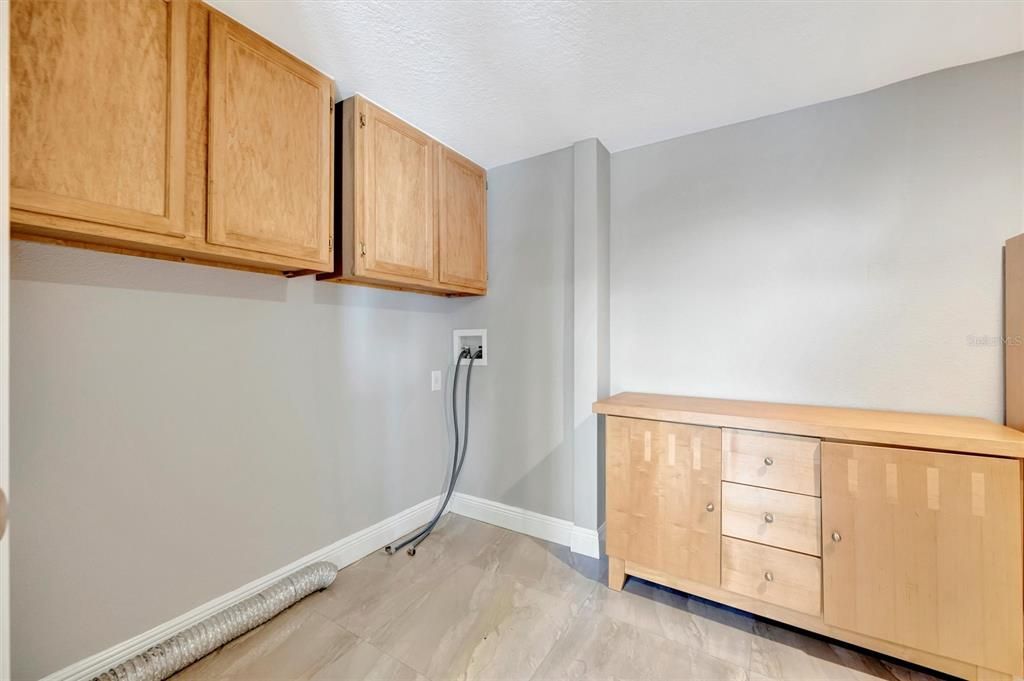 Active With Contract: $650,000 (5 beds, 4 baths, 3908 Square Feet)