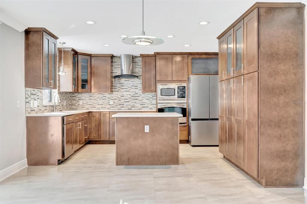 Active With Contract: $650,000 (5 beds, 4 baths, 3908 Square Feet)