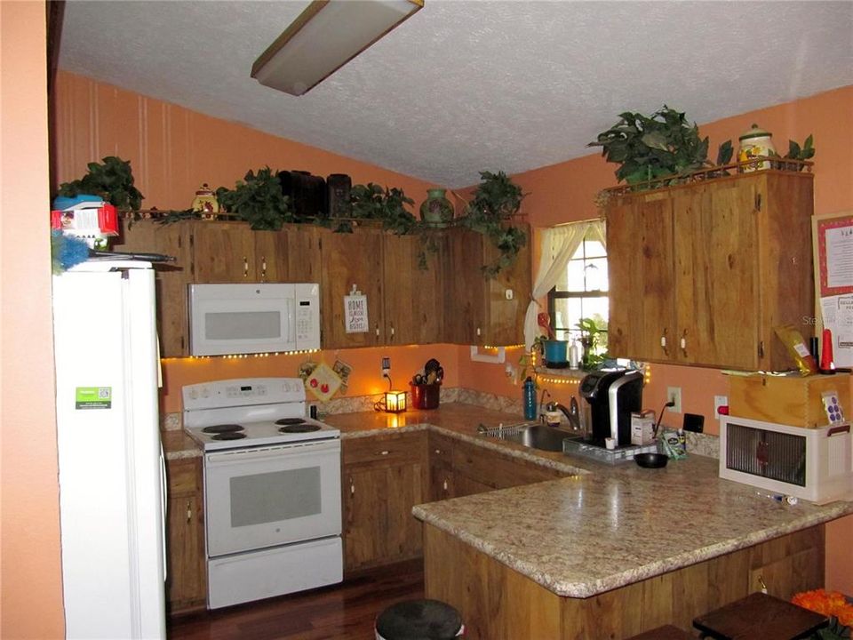 Activo con contrato: $218,000 (3 camas, 2 baños, 1200 Pies cuadrados)