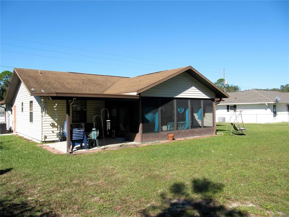 Activo con contrato: $218,000 (3 camas, 2 baños, 1200 Pies cuadrados)