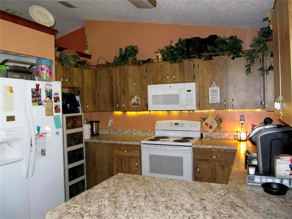 Activo con contrato: $218,000 (3 camas, 2 baños, 1200 Pies cuadrados)