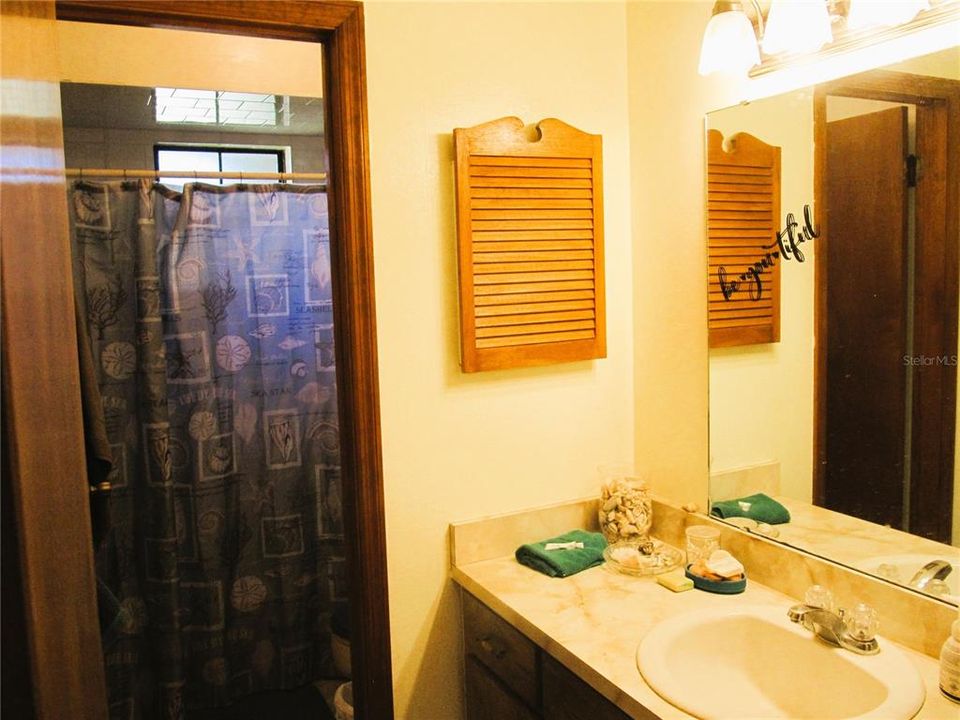 Activo con contrato: $218,000 (3 camas, 2 baños, 1200 Pies cuadrados)