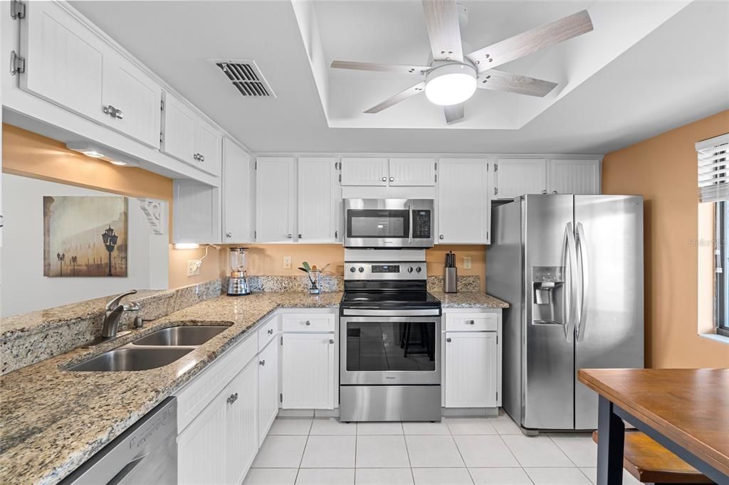 Active With Contract: $189,000 (1 beds, 1 baths, 815 Square Feet)